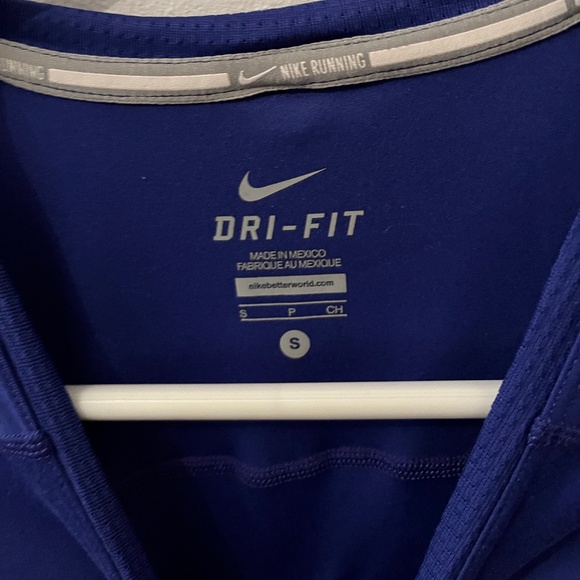 Nike Dri Fit T-shirt - Picture 2 of 2